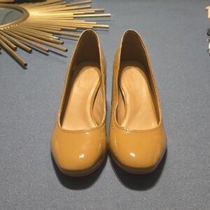 Naturalizer 27 EDIT Tan Patent Heels